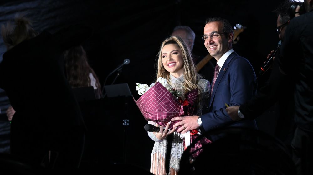 Hadise İstanbul'da konser verdi