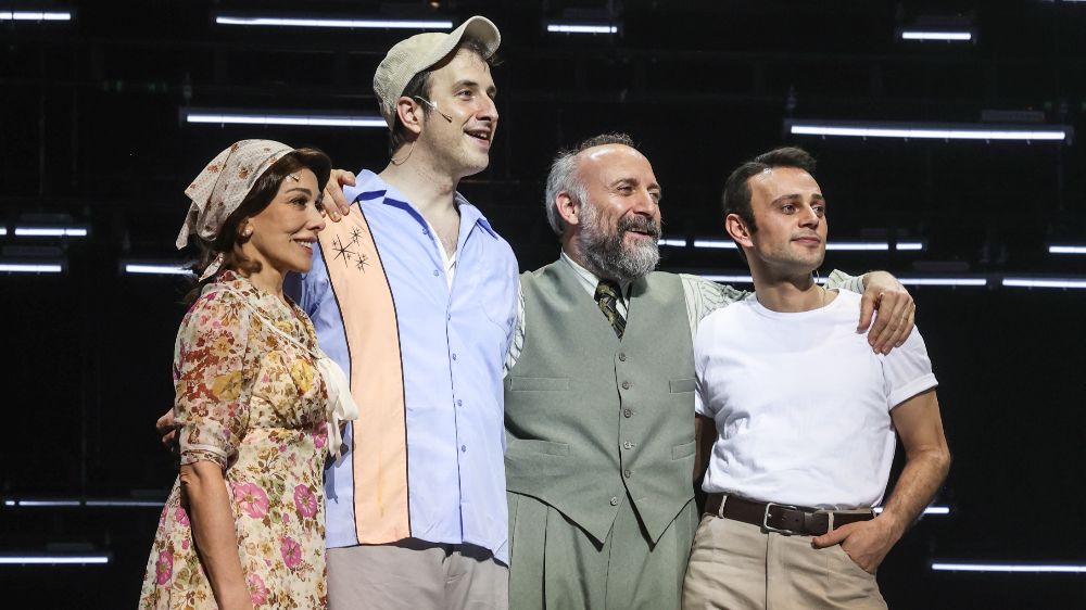 Satıcının Ölümü'nün prömiyerine ünlü isimler akın etti!