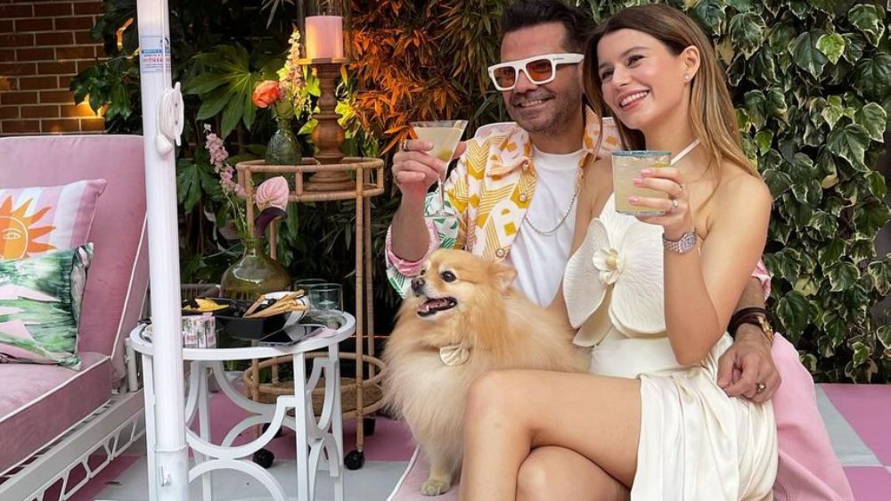 Kenan Doğulu'nun doğum gününde eşi Beren Saat ile aşk pozları 