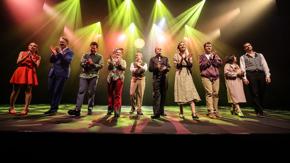 Güneşin Oğlu prömiyerine ünlü akını