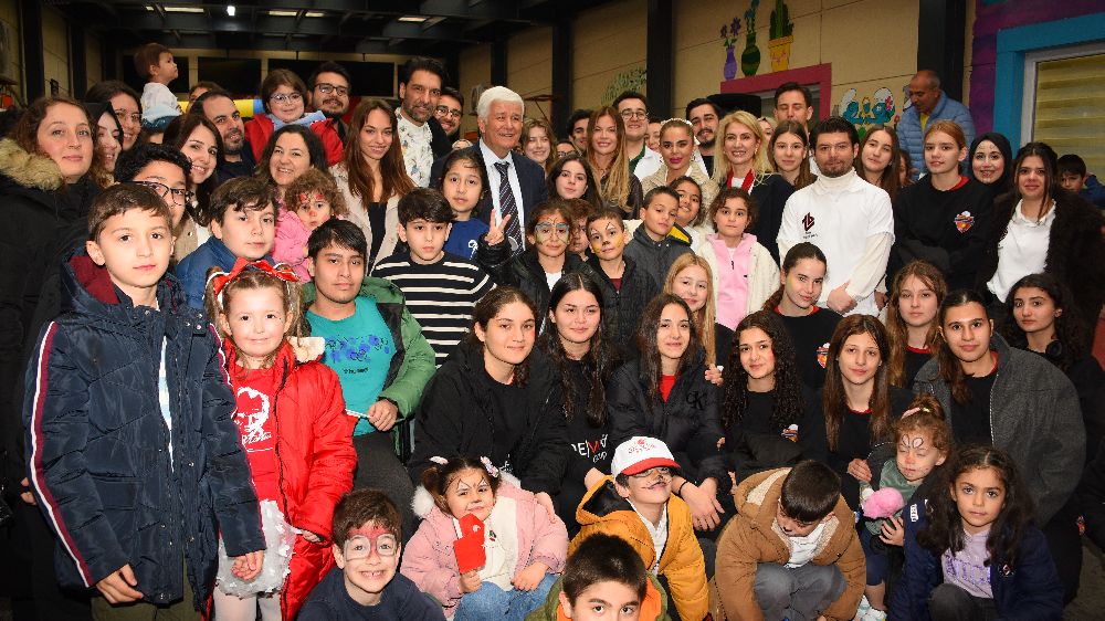 Cerrahpaşa'da duygu dolu bayram sevinci