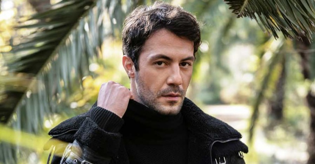 Otobüs durağında yazdığı şarkıyı gün yüzüne çıkardı