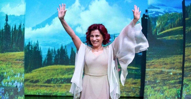 Betül Arım&#039;dan dijital tiyatro!