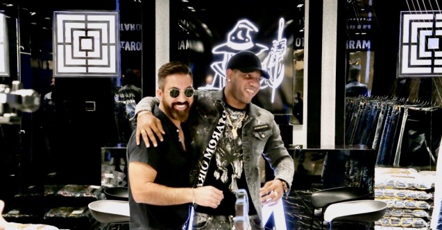 İspanyol şarkıcı Mario Morato’yu tercih etti