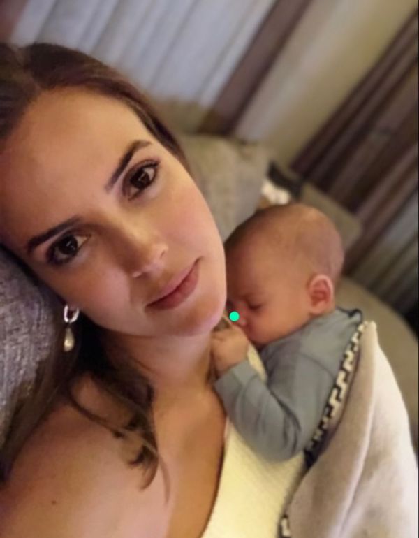 Simge Fıstıkoğlu&#039;dan duygulandıran anneler günü açıklaması