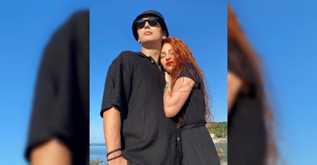 Boğaç Aksoy&#039;dan nişanlısıyla poz