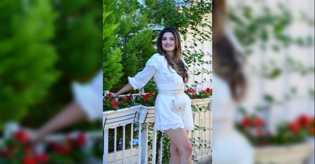 Genç şarkıcı mest etti