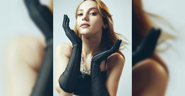 Nilay Deniz&#039;den çarpıcı poz 