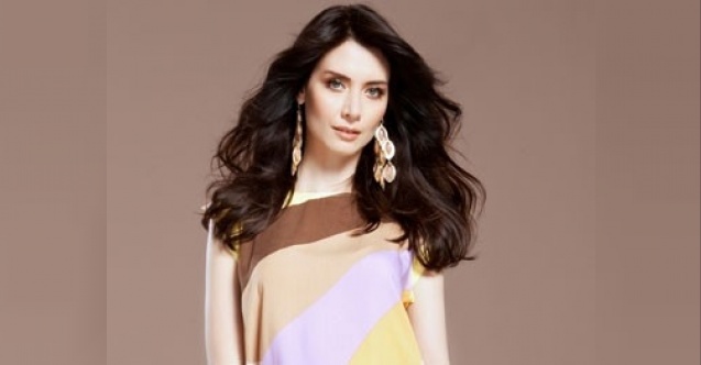 Nefise Karatay 20&#039;lik kızlara taş çıkardı!