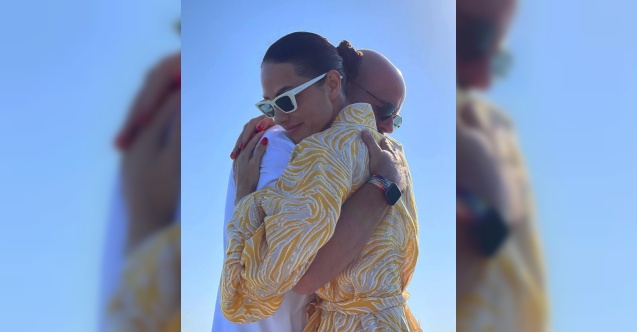 Ünlü çiftten romantik kutlama