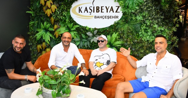 Kahkahalar havada uçuştu