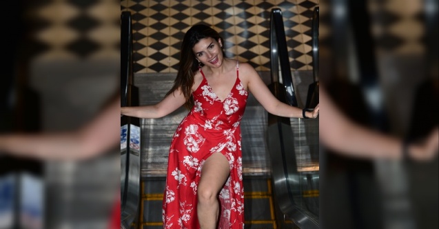 Oyunculuğu Kerem Alışık aşıladı