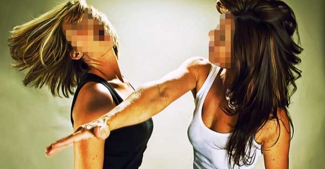 Yasak aşk yaşadığı için asansörde darp edilen şarkıcıdan flaş hamle