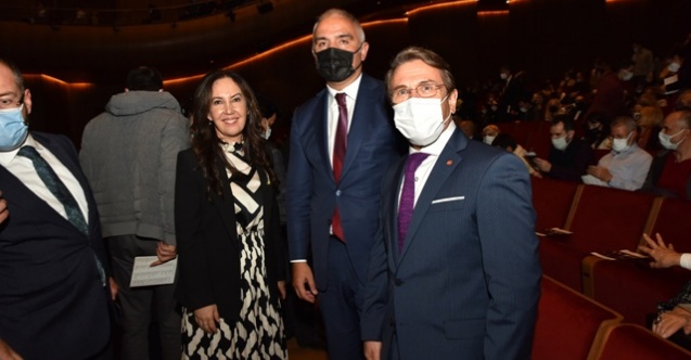 AKM&#039;de Mozaik konseri