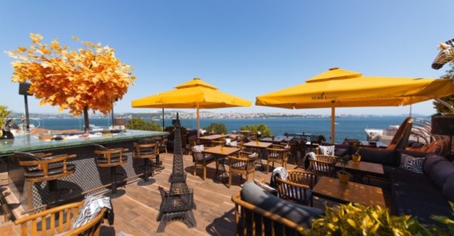 Karaköy&#039;ü zebralar bastı