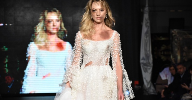 Ünlü manken podyuma böyle çıktı