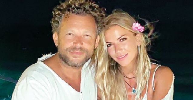 Maldivler&#039;de evlendiler! İşte nikahtan ilk kareler