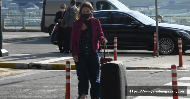 Ünlü iş insanı 58 yaş küçük sevgilisiyle yakalandı