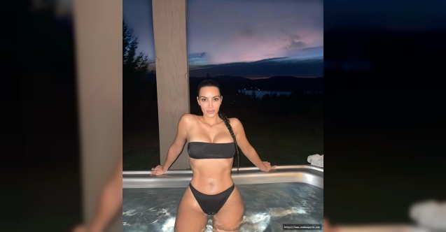 Kim Kardashian&#039;ın kumsal fotoğrafları beğeni topladı
