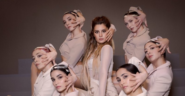 Atiye, albümden önce single’ları paylaşmaya devam ediyor