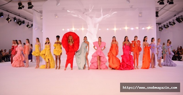 Boğazda renkli defile