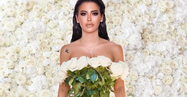 Ünlü şarkıcıdan anlamlı mesaj