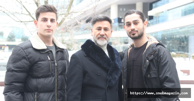 Dokuz çocuğu telefon ekranında