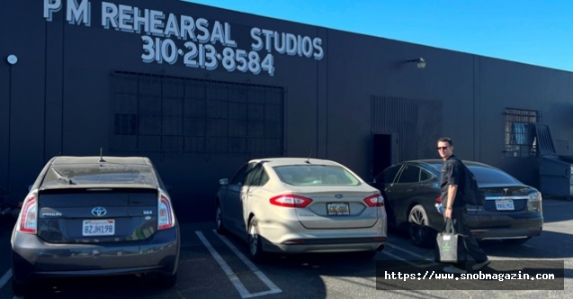 Edis İngilizce single için stüdyoda