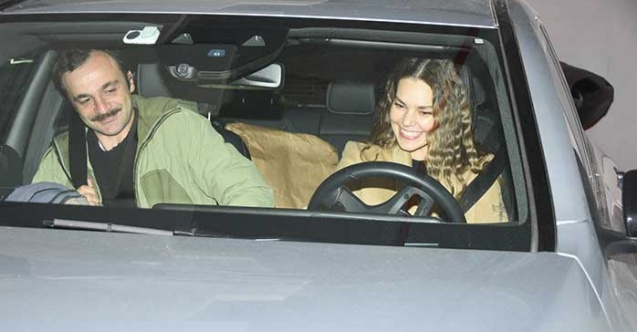 Kuliste Sürpriz! Sevgilisi Bakın Ne Yaptı...