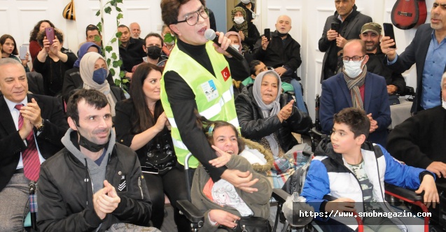 Engelliler ve sanatçılar iftar yemeğinde buluştu