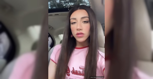 Mika Raun mini etekli pozuyla olay oldu