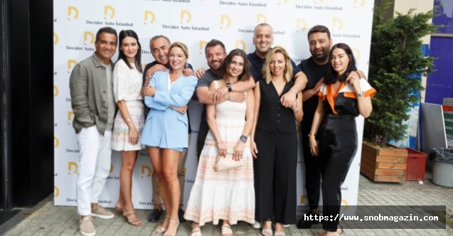 Otomotiv firmasına sergili kutlama