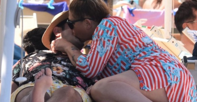 Genç Sevgilisiyle Bodrum&#039;da Aşka Geldi!