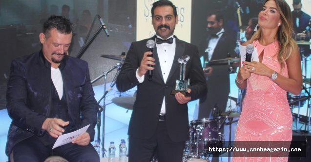 Özlem Yıldız’ın elinden ilk ödülünü aldı