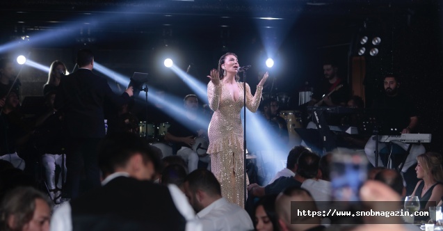 Paris’ten geldi! Ayağının tozuyla sahneye çıktı