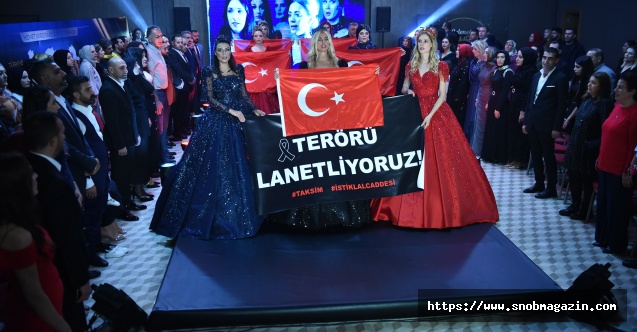 Defilede &quot;Terörü Lanetliyoruz&quot; pankartı açıldı 