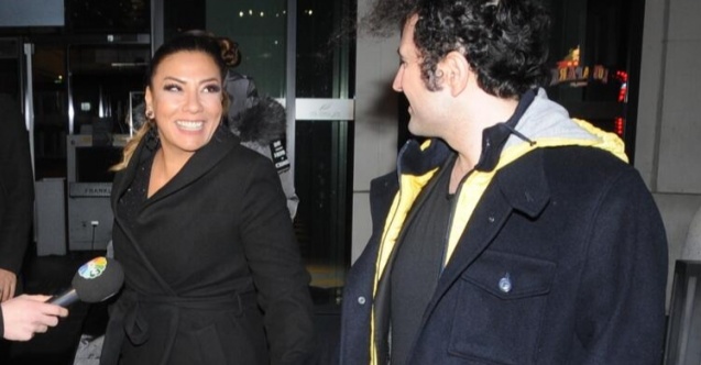 Genç Sevgilisiyle Sessiz Sedasız Evlendi