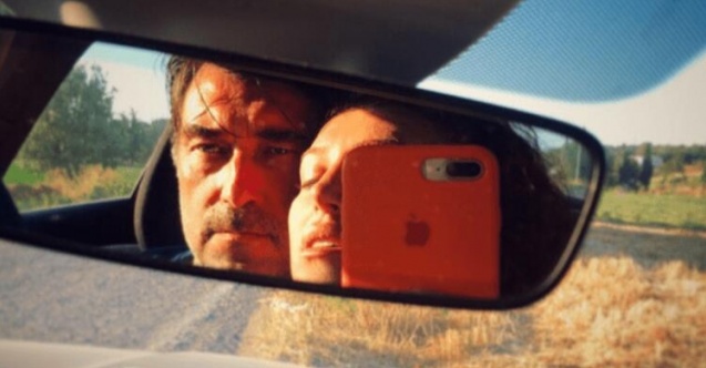 Yeni Sevgilisiyle Aşk Pozu Verdi!