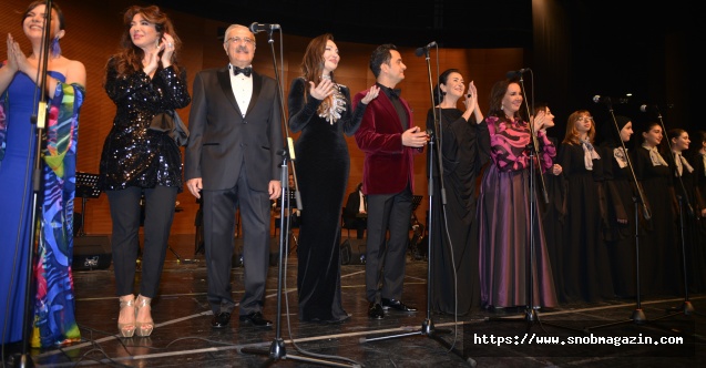 Türk müziğinin usta sanatçıları öğrencilerle müzik şöleni sundu