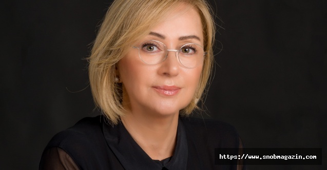 Ayşe Dündar Kelimeleri Sanatsal Bir Şekilde Satırlarına İşliyor!