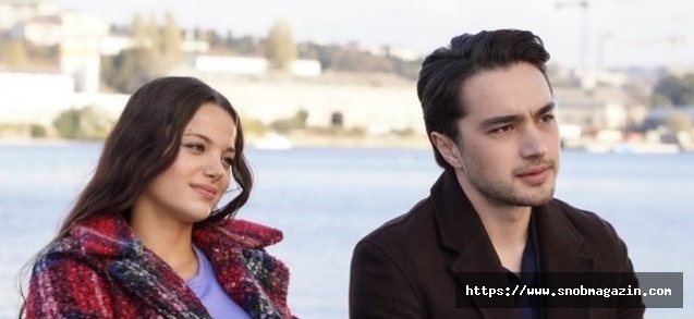 Leyla Tanlar ve Burak Dakak'tan Aşk Pozu