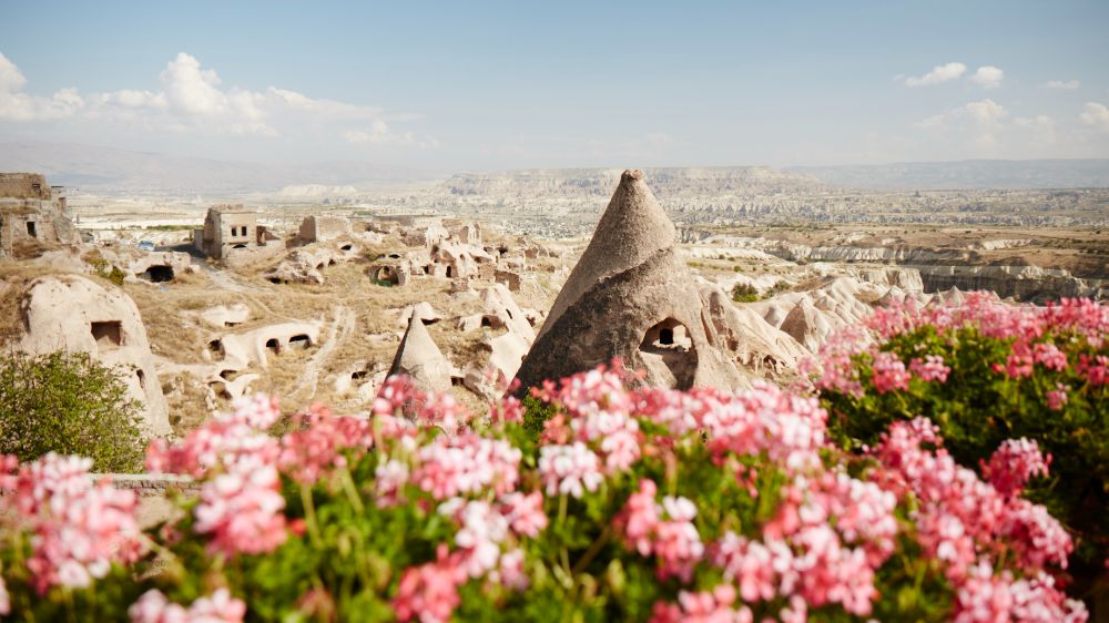 Argos in Cappadocia Baharı Sanatın İyileştirici Gücü ile Kucaklıyor