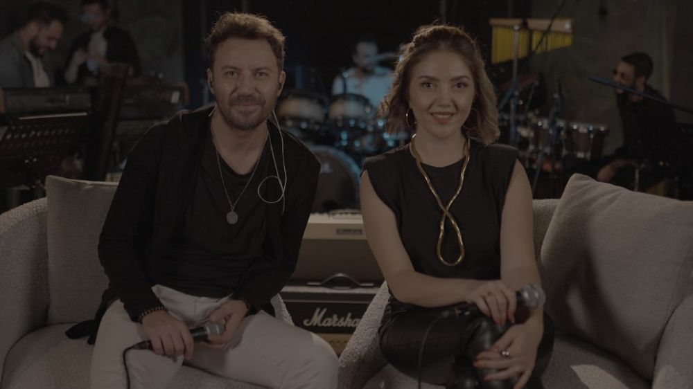 Ayşegül Coşkun ve Tolga Güleç'ten muhteşem düet
