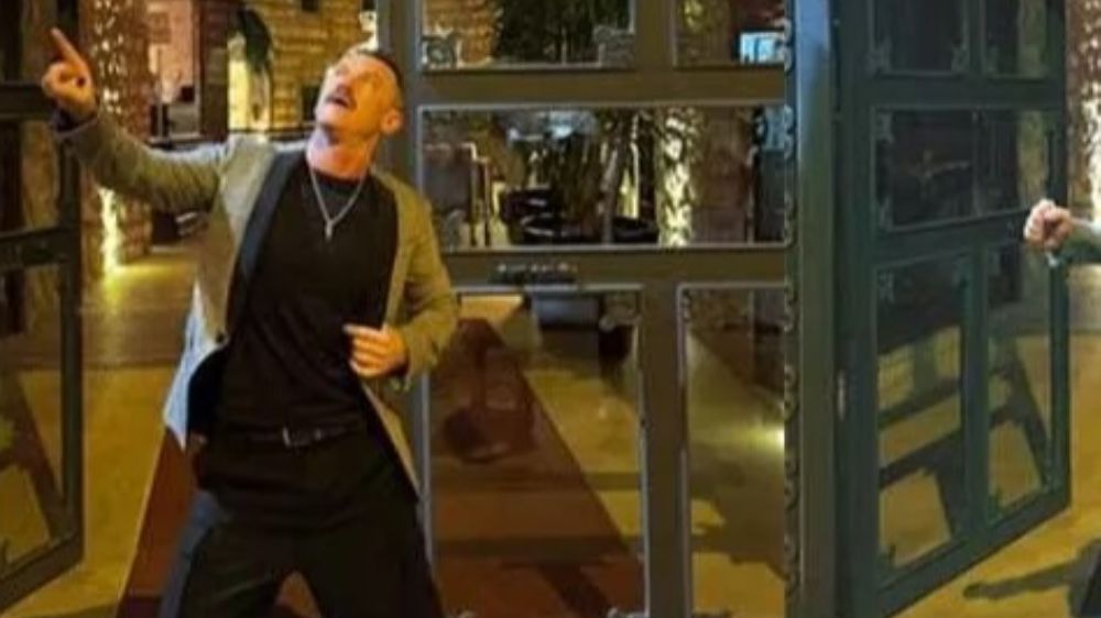 Dünyaca ünlü Hollywood aktörü Luke Evans yeni yaşını İstanbul'da kutladı