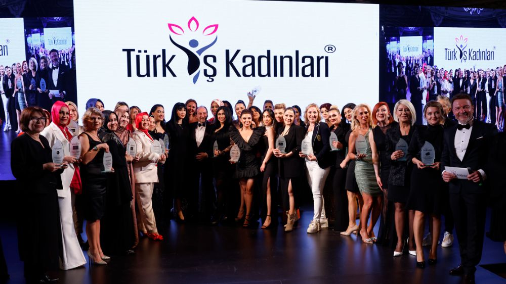 Girişimci iş kadınları Türk İş Kadınları plaket töreninde buluştu