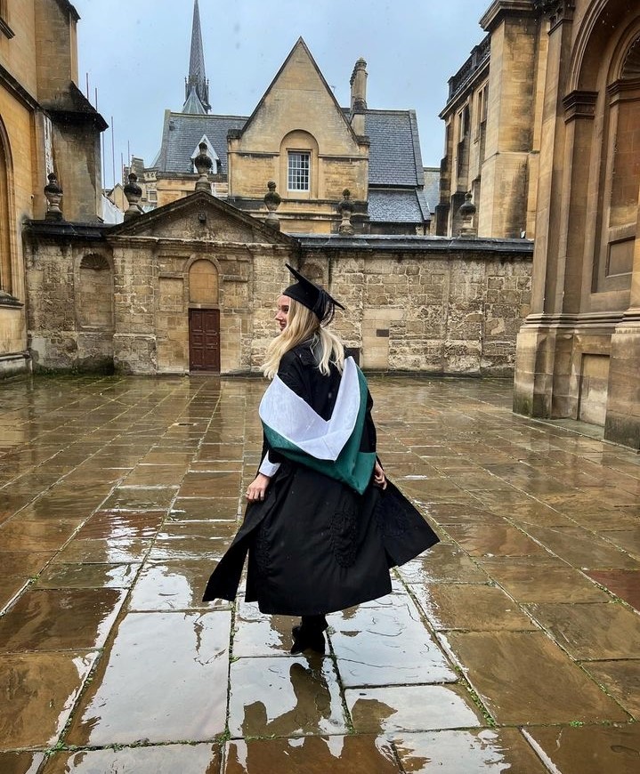 Ünlü sosyetik Pınar Sabancı mezun oldu