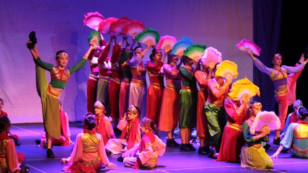 Anadolu Ateşi’nin kıvılcımlarından yıl sonu dans şöleni