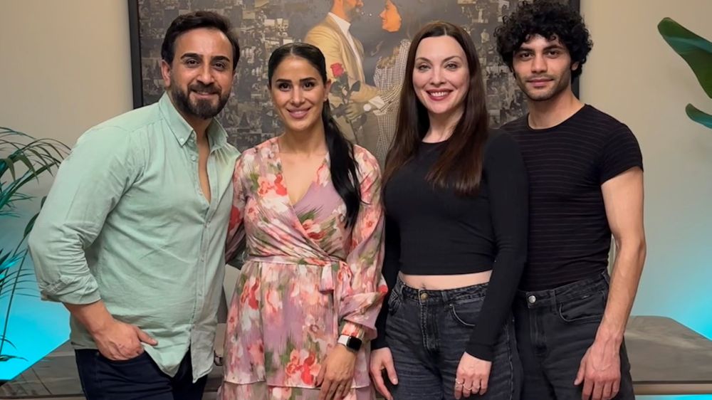 ‘Aşkın Eli Değmiş Gibi’ydi