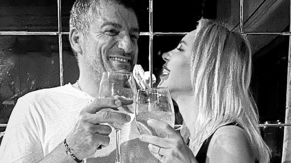 Aslı Sipahi ve Ali Hacısüleymanoğlu'ndan romantik kutlama