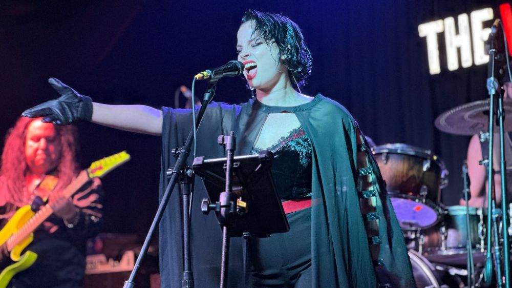 “Bu şarkıların tek bir vokal tarafından söylenmesi imkânsız”